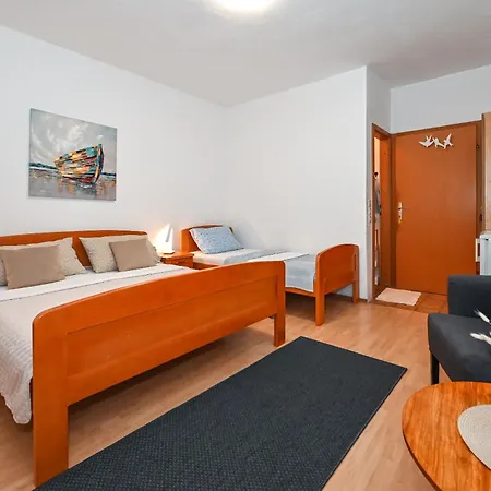 Sobe Loncar * Baška Voda