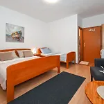 Sobe Loncar * Baška Voda
