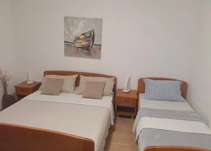 Sobe Loncar Apartmán *